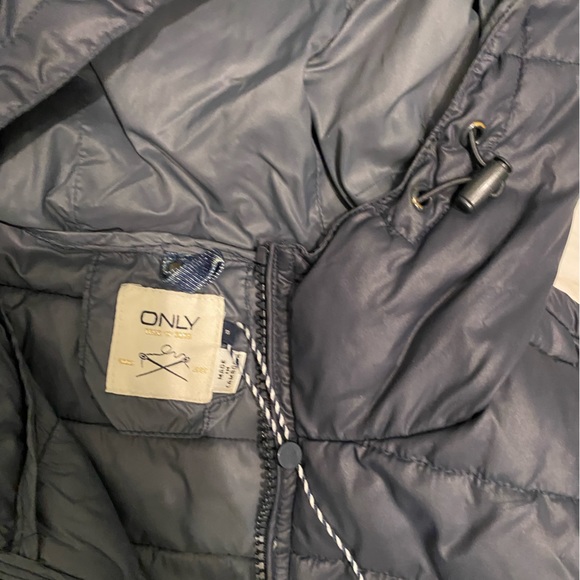 Puffer jacket - Picture 3 of 4